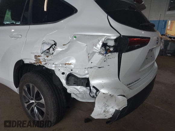 2023 Toyota Highlander L z VIN 5TDKDRBH9PS039746, wystawiony jako IAAI lot #42235258 z przebiegiem 4 513 mil mil oraz . Historia ofert i sprzedaży dostępna na DreamBid. Obrazek 6.