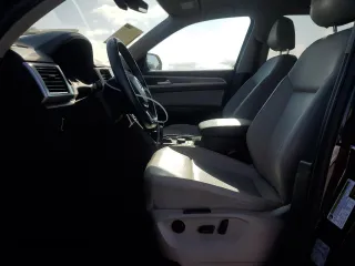2018 Volkswagen Atlas SEL z VIN 1V2MR2CA9JC581875, wystawiony jako Copart lot #56958915 z przebiegiem 111 167 mil mil oraz Szkoda całkowita • Salvage title. Historia ofert i sprzedaży dostępna na DreamBid. Obrazek 7.
