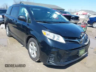2018 Toyota Sienna LE Auto Access Seat with VIN 5TDKZ3DC3JS926847, listed as a IAAI auction lot 41969008 with 97,189 mi miles. Bid and sale history available at carsss.com. Image 1.