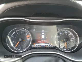 2019 Jeep Cherokee Limited z VIN 1C4PJLDB9KD185010, wystawiony jako Copart lot #57264935 z przebiegiem 121 747 mil mil oraz Szkoda całkowita • Salvage title. Historia ofert i sprzedaży dostępna na DreamBid. Obrazek 9.