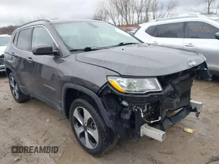 2017 Jeep Compass Latitude with VIN 3C4NJDBB4HT657746, listed as a IAAI auction lot 41837648 with 88,359 mi miles. Bid and sale history available at carsss.com. Image 1.