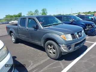 2008 Nissan Frontier SE z VIN 1N6AD09U18C436975, wystawiony jako IAAI lot #42196434 z przebiegiem 149 689 mil mil oraz . Historia ofert i sprzedaży dostępna na DreamBid. Obrazek 1.