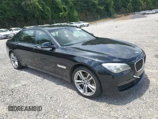 2015 BMW 7 Series 740Li z VIN WBAYE4C53FD138830, wystawiony jako Copart lot #60866995 z przebiegiem 190 317 mil mil oraz Czysty tytuł • Clean title. Historia ofert i sprzedaży dostępna na DreamBid. Obrazek 4.