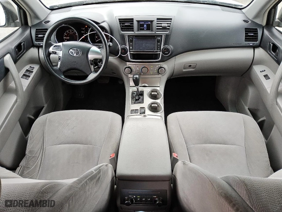 2013 Toyota Highlander with VIN 5TDZK3EH1DS114237, listed as a Copart auction lot 48521355 with 189,206 mi miles and Clean Title. Bid and sale history available at carsss.com. Image 8.