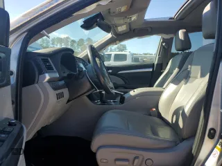 2018 Toyota Highlander Hybrid XLE with VIN 5TDJGRFH9JS045034, listed as a Copart auction lot 81771394 with 106,504 mi miles and Salvage title. Bid and sale history available at DreamBid. Image 7.