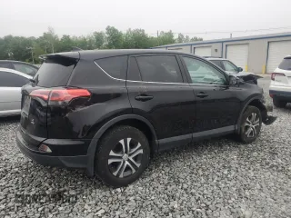 2017 Toyota RAV4 LE z VIN 2T3BFREV4HW663532, wystawiony jako Copart lot #57798035 z przebiegiem 100 922 mil mil oraz Szkoda całkowita • Salvage title. Historia ofert i sprzedaży dostępna na DreamBid. Obrazek 3.