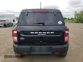 2022 Ford Bronco Sport Badlands z VIN 3FMCR9D9XNRE21095, wystawiony jako Copart lot #57636345 z przebiegiem 60 386 mil mil oraz Szkoda całkowita • Salvage title. Historia ofert i sprzedaży dostępna na DreamBid. Obrazek 6.
