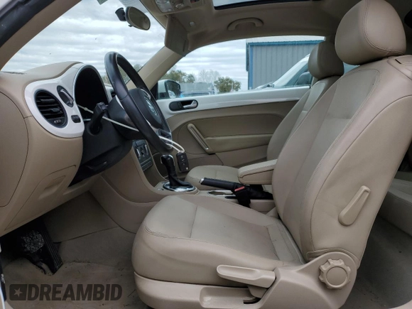 2014 Volkswagen Beetle 2.5L w/Sun with VIN 3VWJP7AT7EM613977, listed as a Copart auction lot 89251315 with 101,885 mi miles and Salvage Title. Bid and sale history available at DreamBid. Image 7.
