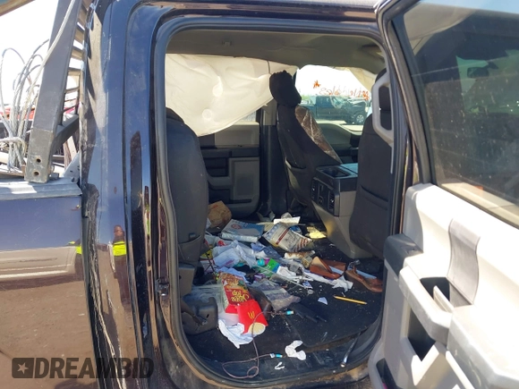 2019 Ford F-150 XL z VIN 1FTEW1CP2KFA14047, wystawiony jako IAAI lot #41777797 z przebiegiem 139 533 mil mil oraz . Historia ofert i sprzedaży dostępna na DreamBid. Obrazek 8.