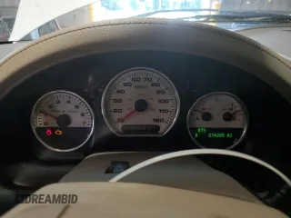2005 Ford F-150 XLT с VIN 1FTPW12535FA41058, выставлен на аукционе Copart как лот 63579605 с пробегом 214 285 миль миль и Чистый • Clean title. История ставок и продаж доступна на DreamBid. Изображение 9.