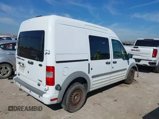 2013 Ford Transit Connect XLT z VIN NM0LS6BN7DT150756, wystawiony jako IAAI lot #41650739 z przebiegiem 272 115 mil mil oraz . Historia ofert i sprzedaży dostępna na DreamBid. Obrazek 4.