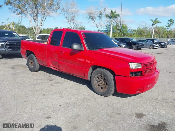 2006 Chevrolet Silverado 1500 LT1 with VIN 2GCEC19V261125337, listed as a IAAI auction lot 41045372 with 288,785 mi miles. Bid and sale history available at carsss.com. Image 1.