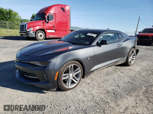 2017 Chevrolet Camaro 1LT z VIN 1G1FB1RS3H0102895, wystawiony jako Copart lot #57480575 z przebiegiem 82 766 mil mil oraz Szkoda całkowita • Salvage title. Historia ofert i sprzedaży dostępna na DreamBid. Obrazek 1.
