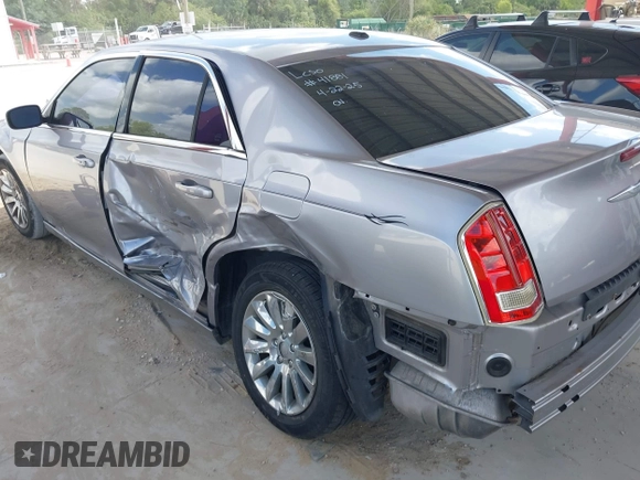 2013 Chrysler 300 z VIN 2C3CCAAG8DH632529, wystawiony jako IAAI lot #42170132 z przebiegiem 84 496 mil mil oraz . Historia ofert i sprzedaży dostępna na DreamBid. Obrazek 13.