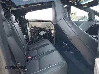 2024 Tesla Cybertruck с VIN 7G2CEHED5RA053441, выставлен на аукционе IAAI как лот 42475220 с пробегом 8 671 миль миль и . История ставок и продаж доступна на DreamBid. Изображение 8.