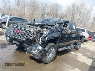 2015 GMC Sierra 2500HD available WiFi Denali with VIN 1GT120E89FF668110, listed as a IAAI auction lot 41805520 with 1 mi miles. Bid and sale history available at carsss.com. Image 15.