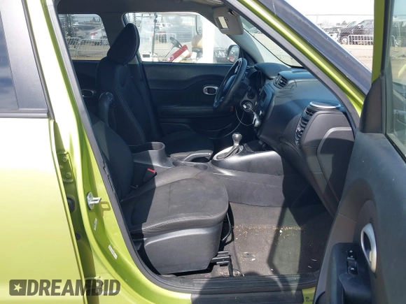 2014 Kia Soul with VIN KNDJN2A21E7041950, listed as a IAAI auction lot 41698710 with 103,809 mi miles. Bid and sale history available at carsss.com. Image 5.