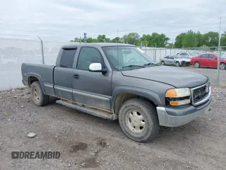 2002 GMC Sierra 1500 SLE with VIN 2GTEK19T721257716, listed as a IAAI auction lot 42200151 with 246,872 mi miles and . Bid and sale history available at DreamBid. Image 1.