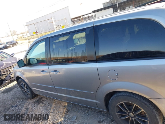 2016 Dodge Grand Caravan SE with VIN 2C4RDGBGXGR217926, listed as a IAAI auction lot 41631102 with 89,027 mi miles and . Bid and sale history available at DreamBid. Image 14.