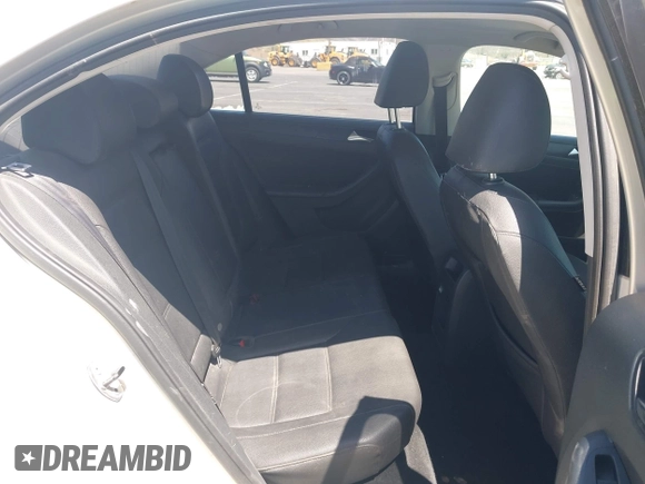 2011 Volkswagen Jetta SE with VIN 3VWDZ7AJXBM372921, listed as a IAAI auction lot 42226390 with 265,452 mi miles and . Bid and sale history available at DreamBid. Image 8.