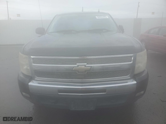 2010 Chevrolet Silverado 1500 LT with VIN 1GCSKSE31AZ128570, listed as a Copart auction lot 50063485 with 200,814 mi miles and Salvage Title. Bid and sale history available at carsss.com. Image 5.