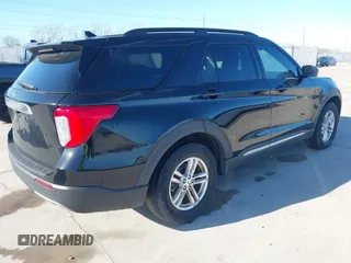 2020 Ford Explorer XLT with VIN 1FMSK8DH2LGA48771, listed as a IAAI auction lot 41663751 with 106,280 mi miles. Bid and sale history available at carsss.com. Image 4.