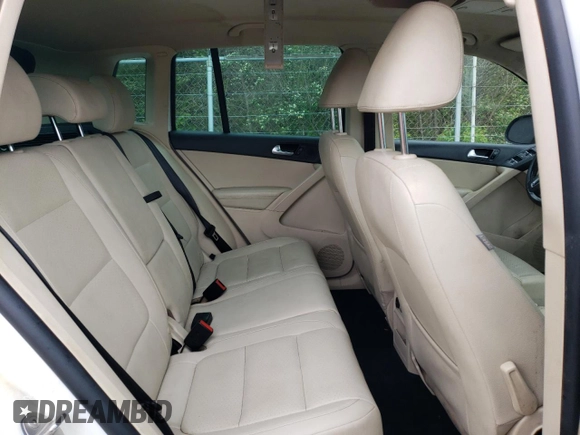 2013 Volkswagen Tiguan SE with VIN WVGAV7AX1DW527053, listed as a Copart auction lot 55934895 with 202,761 mi miles and Clean title. Bid and sale history available at DreamBid. Image 11.