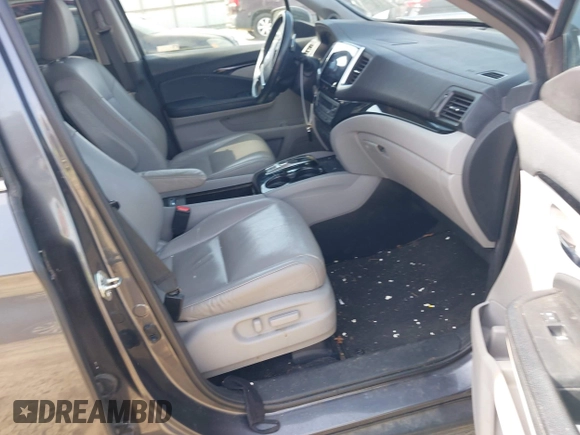 2017 Honda Pilot Touring with VIN 5FNYF5H9XHB046479, listed as a IAAI auction lot 41941449 with 162,554 mi miles. Bid and sale history available at carsss.com. Image 5.