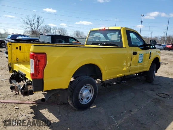 2019 Ford F-250 XL with VIN 1FTBF2B60KEG24939, listed as a Copart auction lot 51901055 with 132,180 mi miles and Salvage title. Bid and sale history available at DreamBid. Image 3.