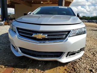 2018 Chevrolet Impala LT z VIN 2G1105S31J9152555, wystawiony jako Copart lot #58318585 z przebiegiem 117 375 mil mil oraz Szkoda całkowita • Salvage title. Historia ofert i sprzedaży dostępna na DreamBid. Obrazek 5.