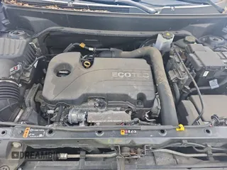 2020 Chevrolet Equinox LT z VIN 2GNAXJEV5L6232400, wystawiony jako IAAI lot #42575814 z przebiegiem 110 520 mil mil oraz . Historia ofert i sprzedaży dostępna na DreamBid. Obrazek 22.