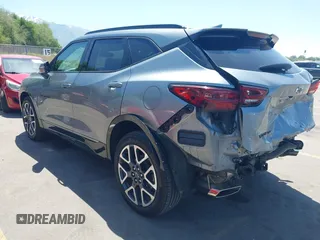 2023 Chevrolet Blazer RS z VIN 3GNKBKRS0PS227668, wystawiony jako IAAI lot #42337868 z przebiegiem 10 286 mil mil oraz . Historia ofert i sprzedaży dostępna na DreamBid. Obrazek 3.