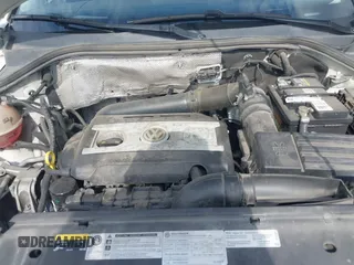 2017 Volkswagen Tiguan S z VIN WVGAV7AX2HK051022, wystawiony jako IAAI lot #42214161 z przebiegiem 87 914 mil mil oraz . Historia ofert i sprzedaży dostępna na DreamBid. Obrazek 10.