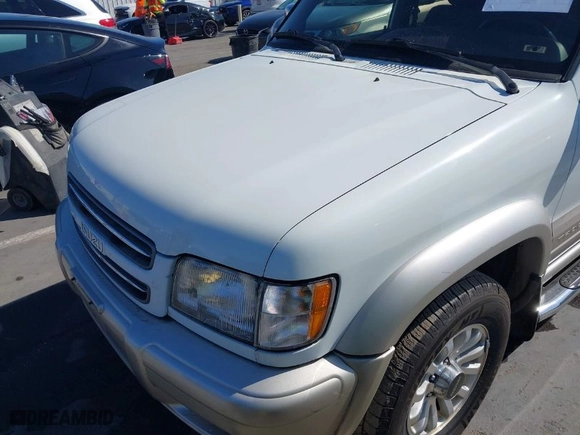 2002 Isuzu Trooper S with VIN JACDS58X227J04699, listed as a IAAI auction lot 42017678 with 177,066 mi miles. Bid and sale history available at carsss.com. Image 6.