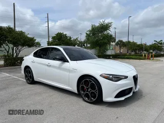 2022 Alfa Romeo Giulia Veloce with VIN ZARFANBN3N7653990, listed as a Copart auction lot 47419695 with 35,225 mi miles and Clean Title. Bid and sale history available at carsss.com. Image 1.
