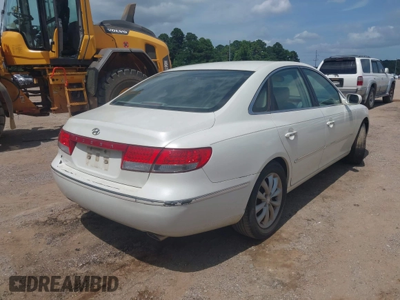 2006 Hyundai Azera SE with VIN KMHFC46F66A098423, listed as a IAAI auction lot 42519025 with Not provided miles and . Bid and sale history available at DreamBid. Image 4.