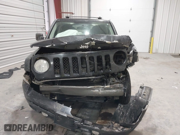 2014 Jeep Patriot Latitude z VIN 1C4NJRFB7ED694024, wystawiony jako IAAI lot #41354423 z przebiegiem 177 854 mil mil oraz . Historia ofert i sprzedaży dostępna na DreamBid. Obrazek 12.