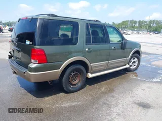 2004 Ford Expedition Eddie Bauer z VIN 1FMFU17L44LB14619, wystawiony jako IAAI lot #42112071 z przebiegiem 263 040 mil mil oraz . Historia ofert i sprzedaży dostępna na DreamBid. Obrazek 4.