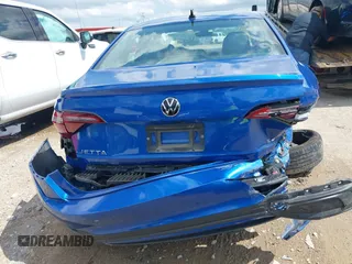 2024 Volkswagen Jetta SE with VIN 3VWEM7BU9RM007894, listed as a IAAI auction lot 42116799 with 35,023 mi miles and . Bid and sale history available at DreamBid. Image 15.