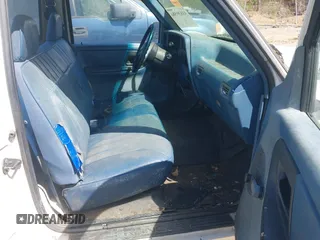 1993 Ford Ranger Splash z VIN 1FTCR10A2PUD05276, wystawiony jako IAAI lot #41839586 z przebiegiem 51 223 mil mil oraz . Historia ofert i sprzedaży dostępna na DreamBid. Obrazek 5.
