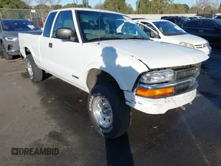 2001 Chevrolet S-10 LS with VIN 1GCCS195X1K143328, listed as a IAAI auction lot 41420982 with 282,852 mi miles and . Bid and sale history available at DreamBid. Image 1.