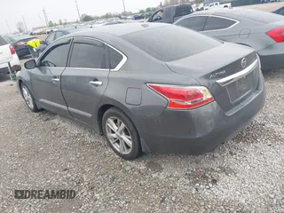 2015 Nissan Altima 2.5 S with VIN 1N4AL3AP9FC199278, listed as a IAAI auction lot 42070577 with 178,830 mi miles. Bid and sale history available at carsss.com. Image 3.