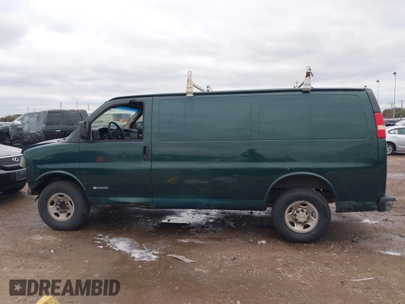 2004 Chevrolet Express Cargo Van with VIN 1GCGG25U541120927, listed as a IAAI auction lot 41279971 with 181,985 mi miles. Bid and sale history available at carsss.com. Image 14.