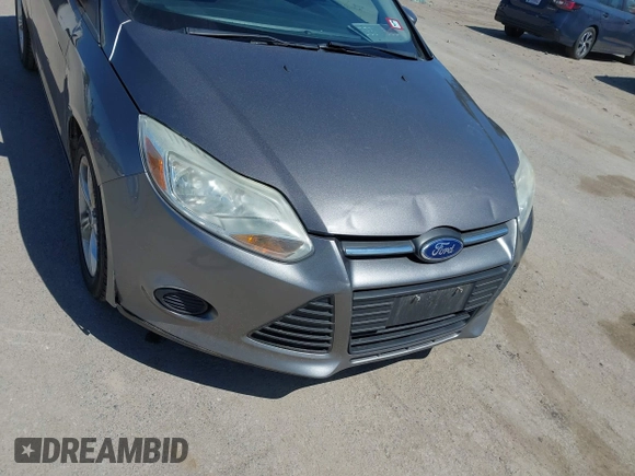 2013 Ford Focus SE with VIN 1FADP3F23DL355181, listed as a IAAI auction lot 42103742 with 171,594 mi miles. Bid and sale history available at carsss.com. Image 6.