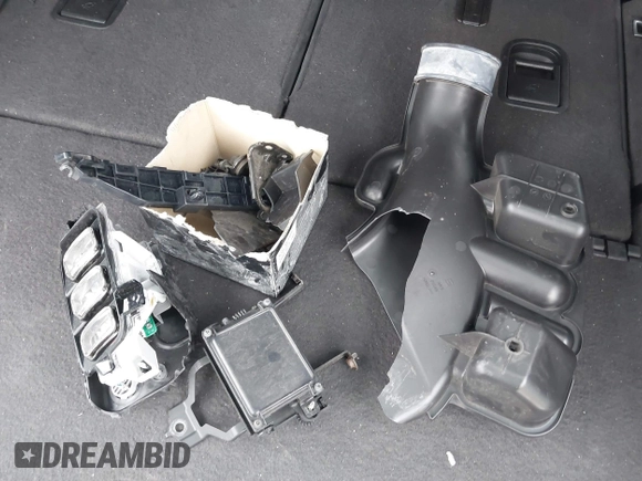 2019 Acura MDX Technology with VIN 5J8YD4H03KL025724, listed as a IAAI auction lot 39401800 with 66,988 mi miles and . Bid and sale history available at DreamBid. Image 17.