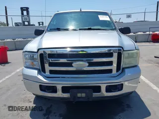 2005 Ford F-250 XL z VIN 1FTSX20555EC81170, wystawiony jako IAAI lot #42603180 z przebiegiem 111 720 mil mil oraz . Historia ofert i sprzedaży dostępna na DreamBid. Obrazek 12.