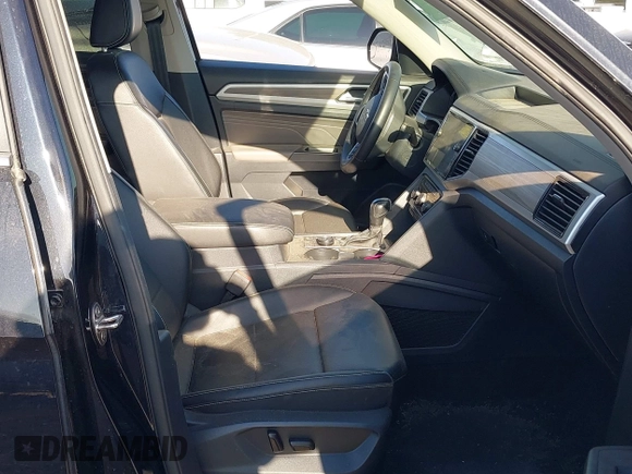 2023 Volkswagen Atlas SEL z VIN 1V2BR2CA4PC557385, wystawiony jako IAAI lot #42008233 z przebiegiem Nie podano mil oraz . Historia ofert i sprzedaży dostępna na DreamBid. Obrazek 5.
