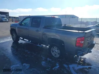 2008 Chevrolet Silverado 1500 LTZ with VIN 3GCEK13M08G164943, listed as a IAAI auction lot 40943708 with 212,496 mi miles. Bid and sale history available at carsss.com. Image 3.