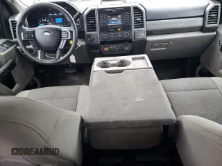 2019 Ford F-250 XL z VIN 1FT7X2B61KEF55620, wystawiony jako Copart lot #44321215 z przebiegiem 105 823 mil mil oraz Szkoda całkowita • Salvage title. Historia ofert i sprzedaży dostępna na DreamBid. Obrazek 8.