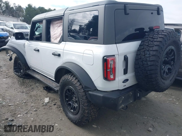 2023 Ford Bronco with VIN 1FMEE5DP7PLB52177, listed as a IAAI auction lot 41144697 with 70,148 mi miles. Bid and sale history available at carsss.com. Image 3.